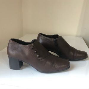 Laura Scott Brown Block Heel Shoe 7